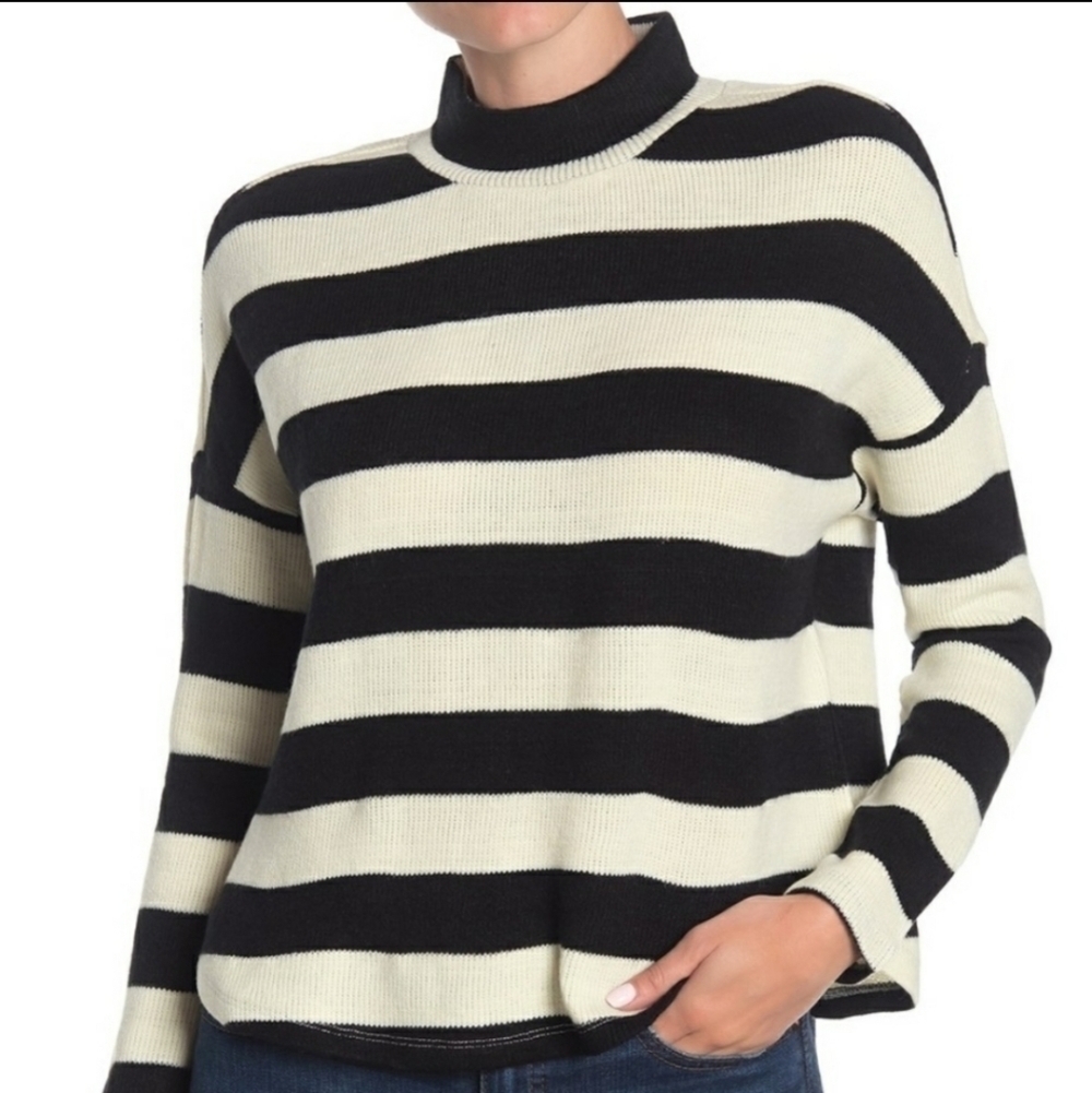 NEW Socialite Black And White Striped Mock Neck Sweater - Picture 1 of 5